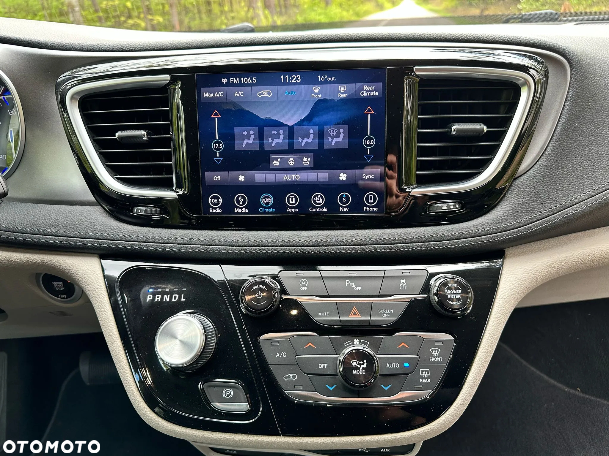 Chrysler Pacifica - 13