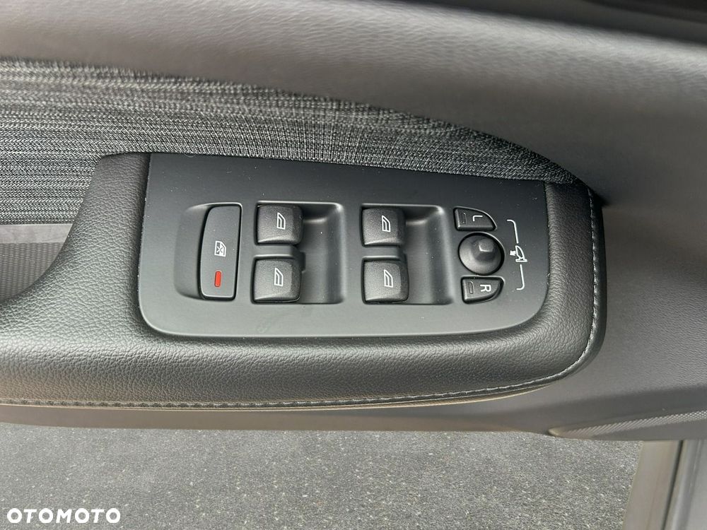 Volvo V90 Cross Country - 11