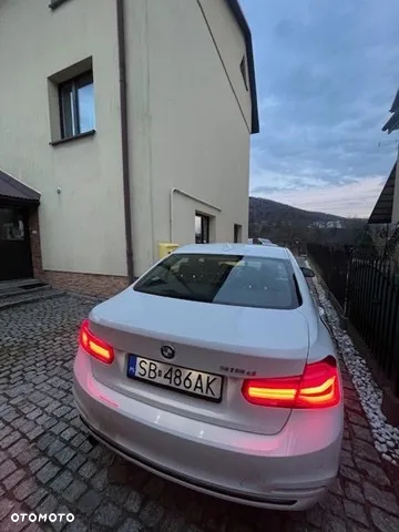 BMW Seria 3 318d - 11
