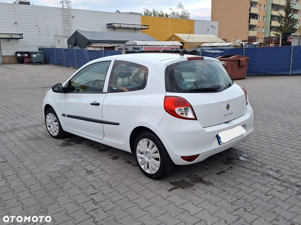 Renault Clio 1.2 16V Alize - 3