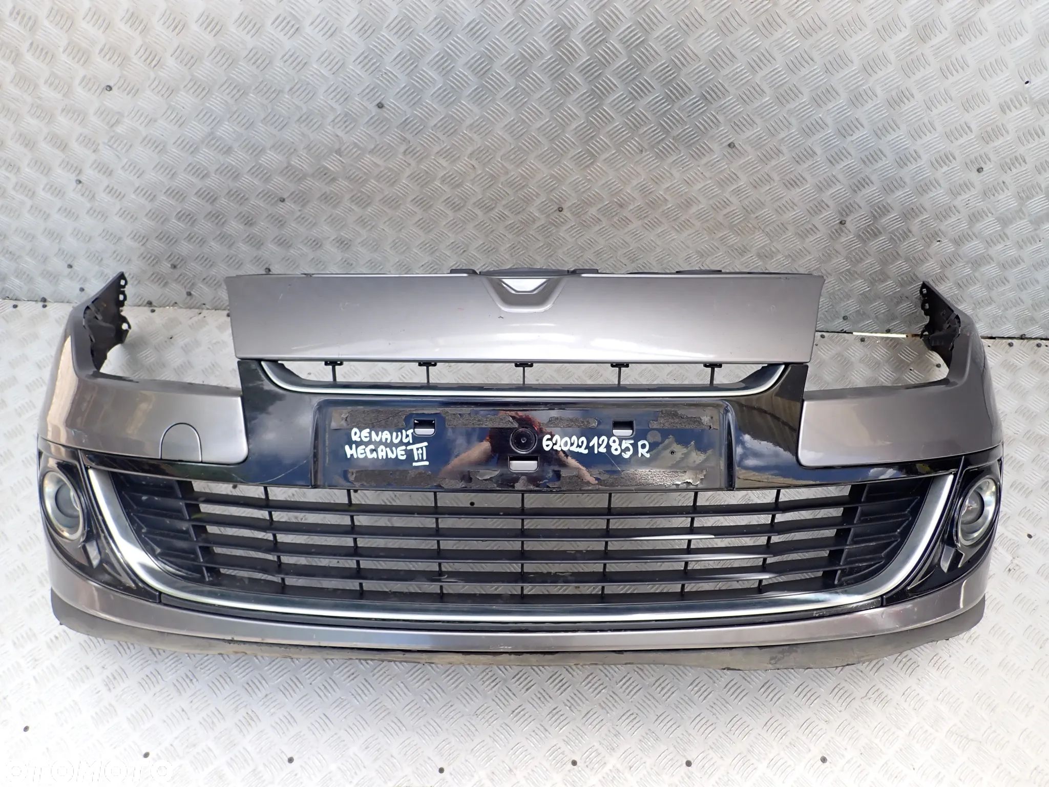 ZDERZAK PRZEDNI RENAULT MEGANE III  620221285R KOD LAKIERU TEKNG - 1