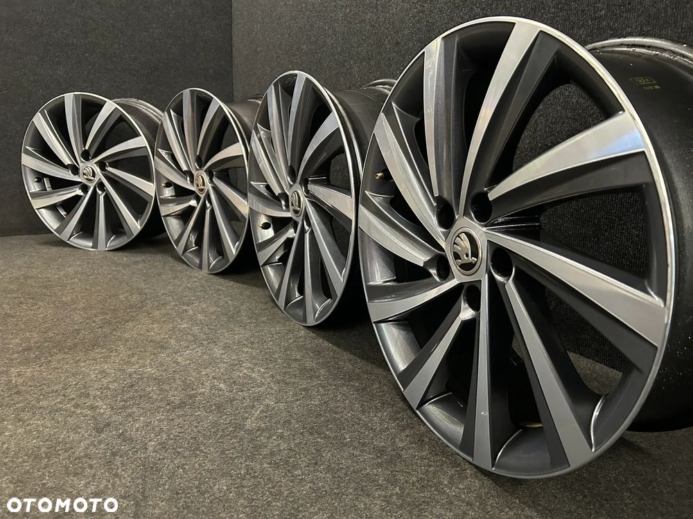 Alufelgi Skoda Octavia IV, III, VW Golf 7, 8, Toutan, Sportsvan 18 cali 5x112 4szt. Ładne! - 2