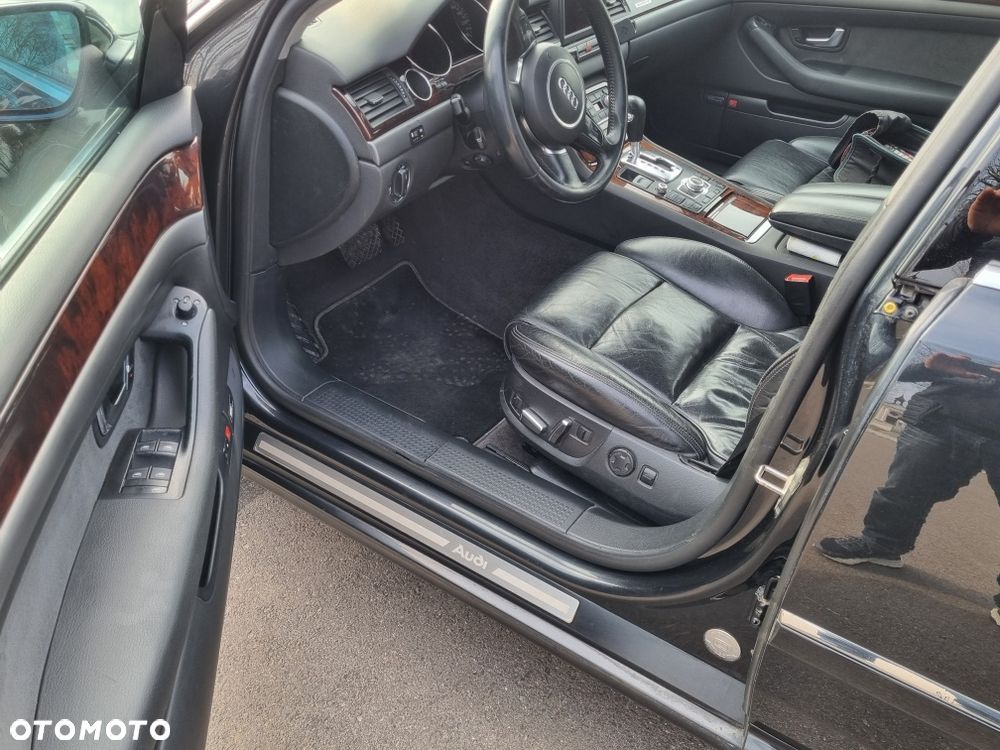 Audi A8 - 4