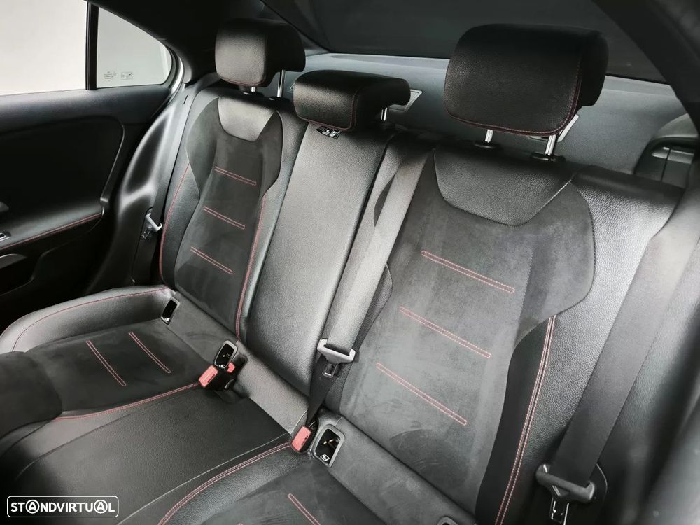 Mercedes-Benz A 250 Limousine e AMG Line - 8