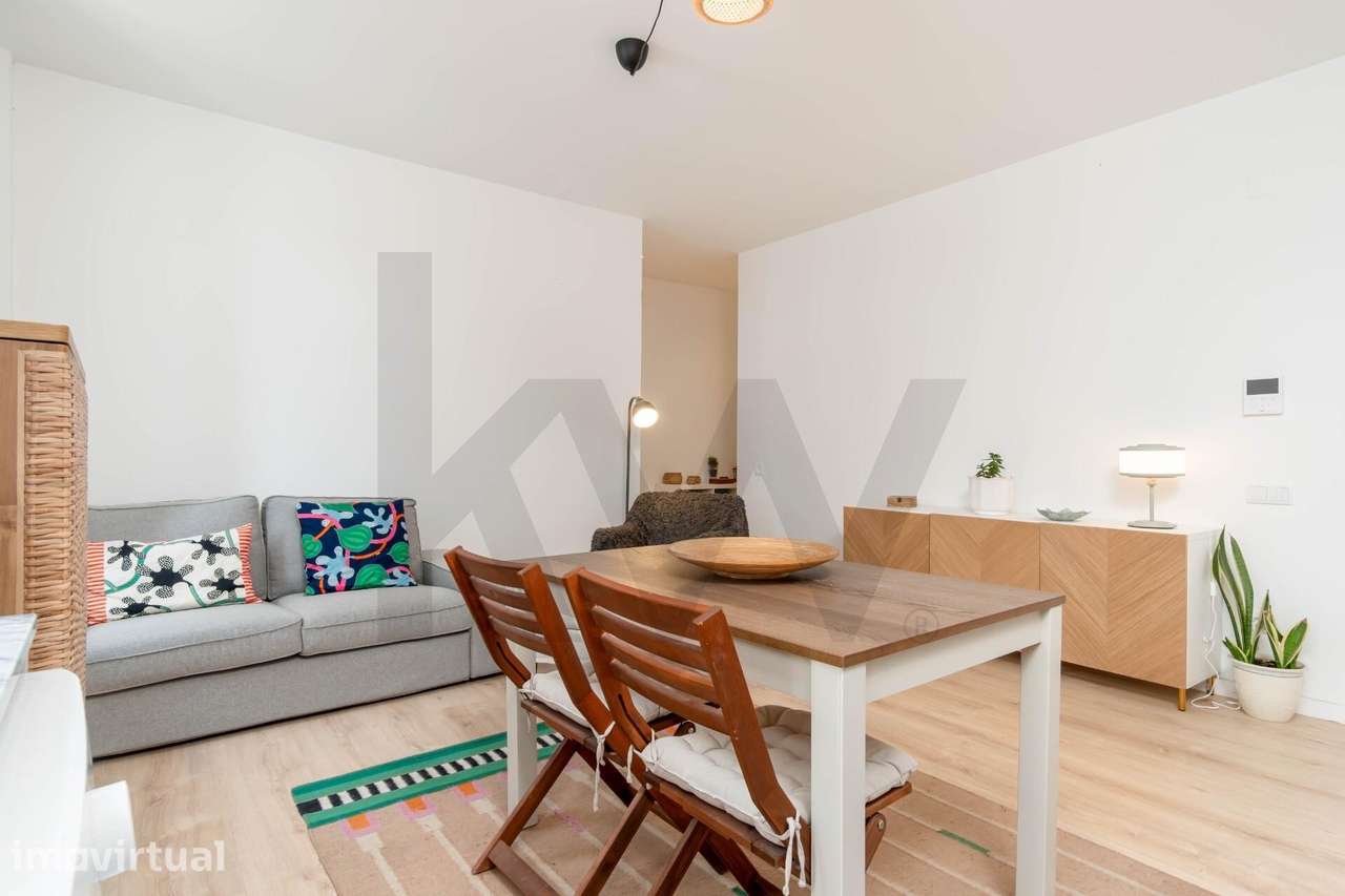 Apartamento T2 Totalmente Renovado, com Logradouro Privativo no Barrei - Grande imagem: 2/22