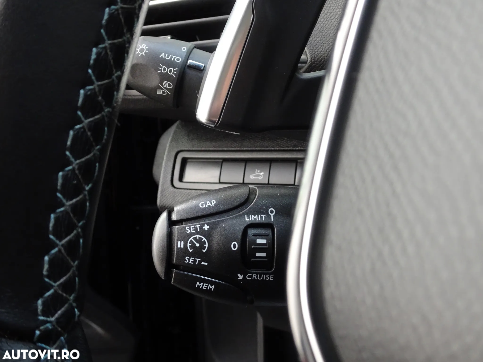 Peugeot 3008 PureTech 130 Stop & Start GPF EAT8 Crossway - 21