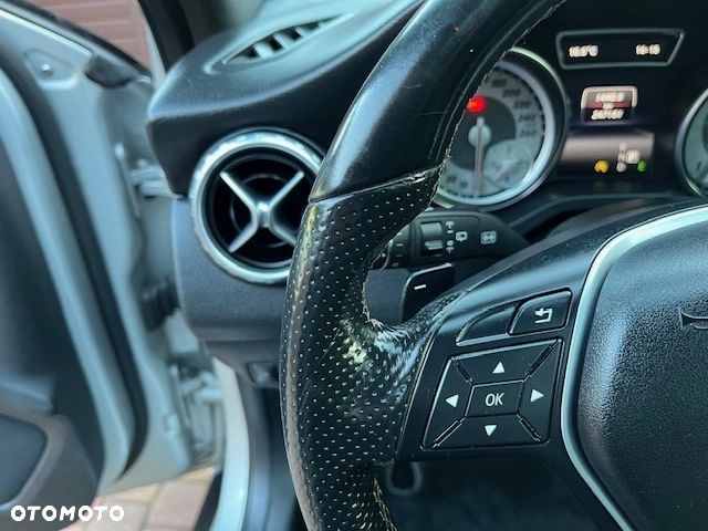 Mercedes-Benz GLA 220 CDI 4Matic 7G-DCT - 21