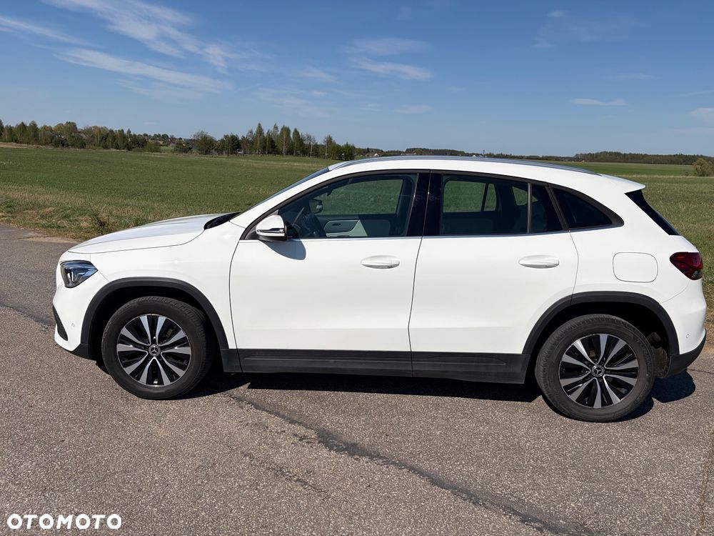 Mercedes-Benz GLA 200 - 2