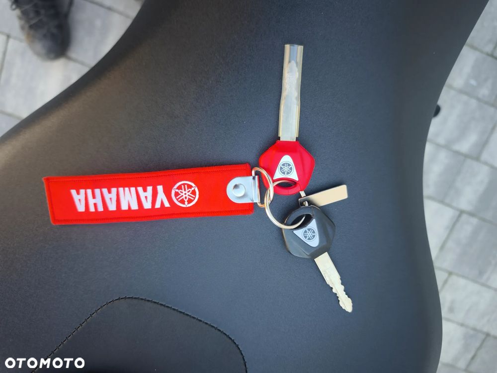 Yamaha MT - 24