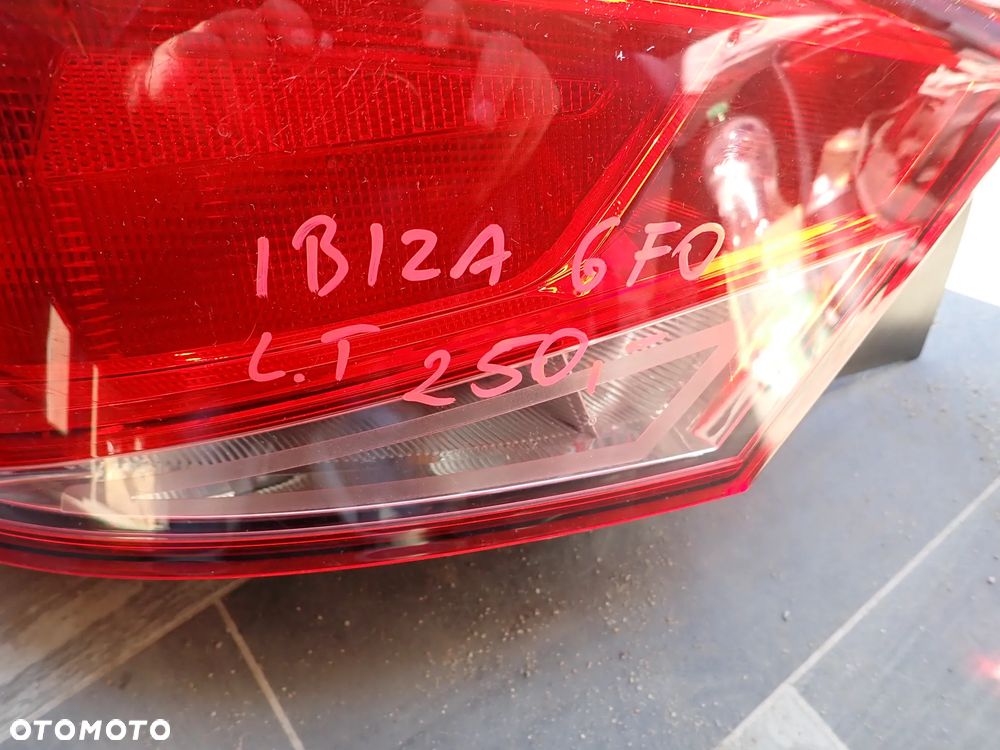SEAT IBIZA V 6F0 LAMPA LEWY TYŁ EUROPA - 2