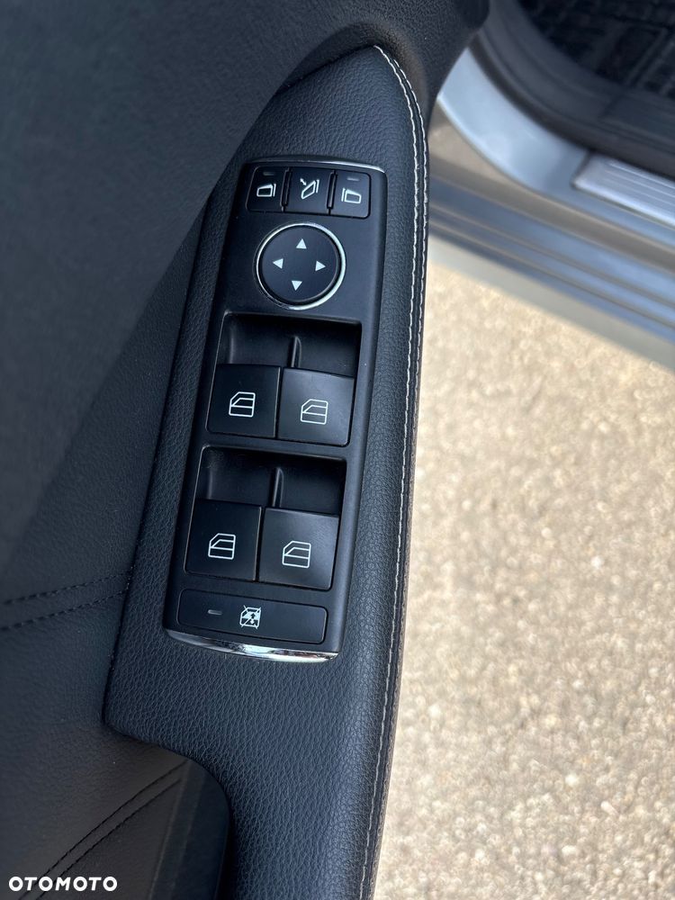 Mercedes-Benz Klasa E 220 CDI BlueEff Avantgarde - 13