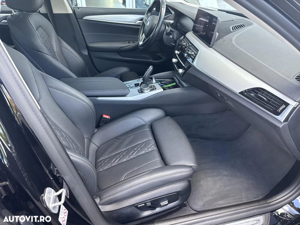 BMW Seria 5 520d xDrive AT - 24