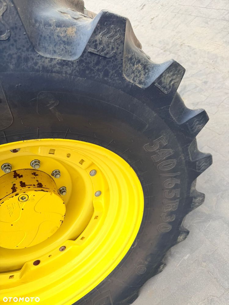 John Deere 6215R - 22