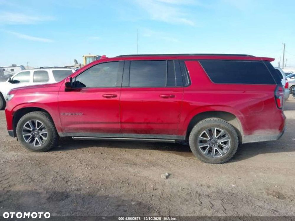 Chevrolet Suburban - 6