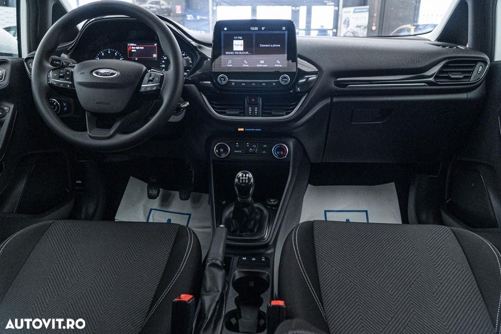 Ford Fiesta 1.1 Trend Connected - 25