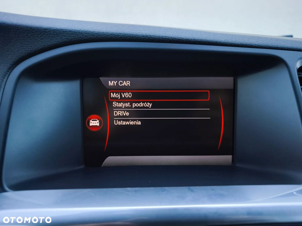 Volvo V60 D3 R-Design - 28