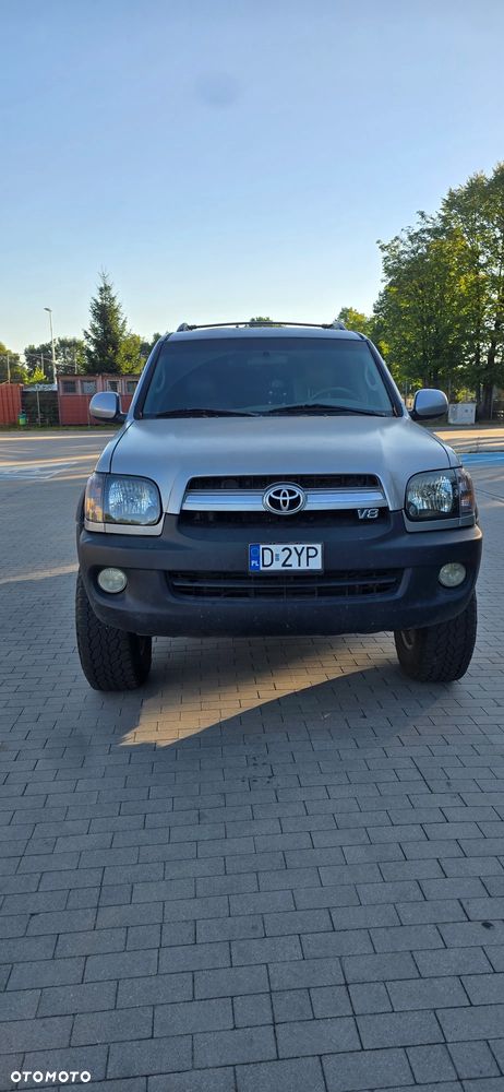 Toyota Sequoia - 7