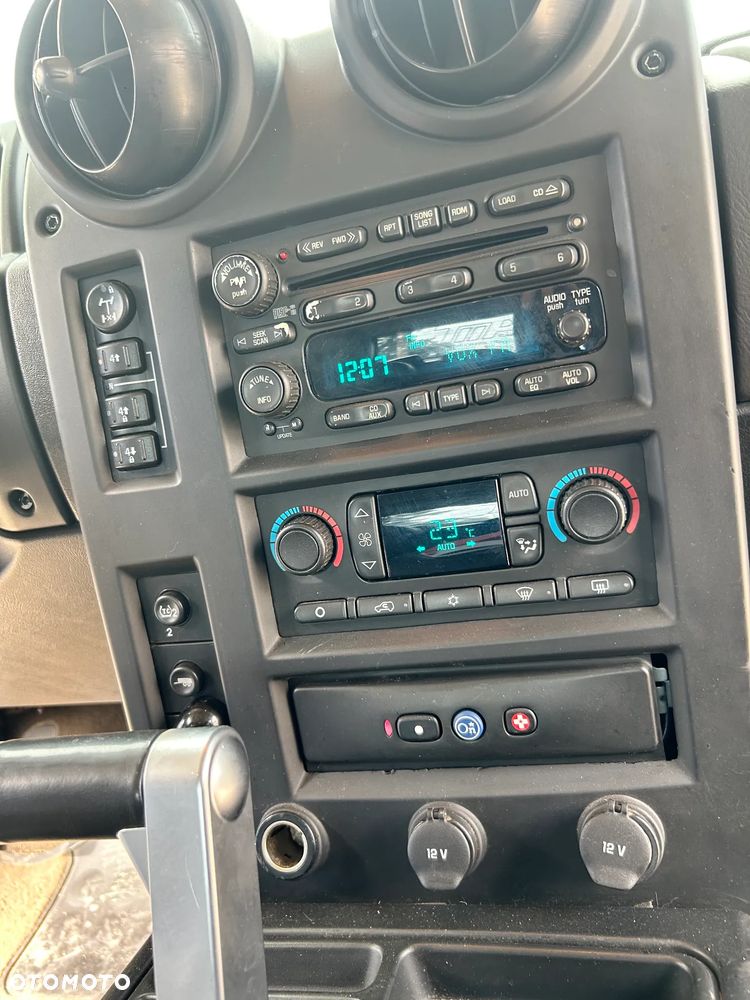 Hummer H2 6.0 V8 - 15