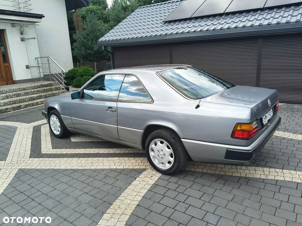 Mercedes-Benz W124 (1984-1993) - 21