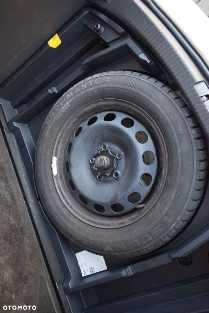 Volkswagen Touran - 13