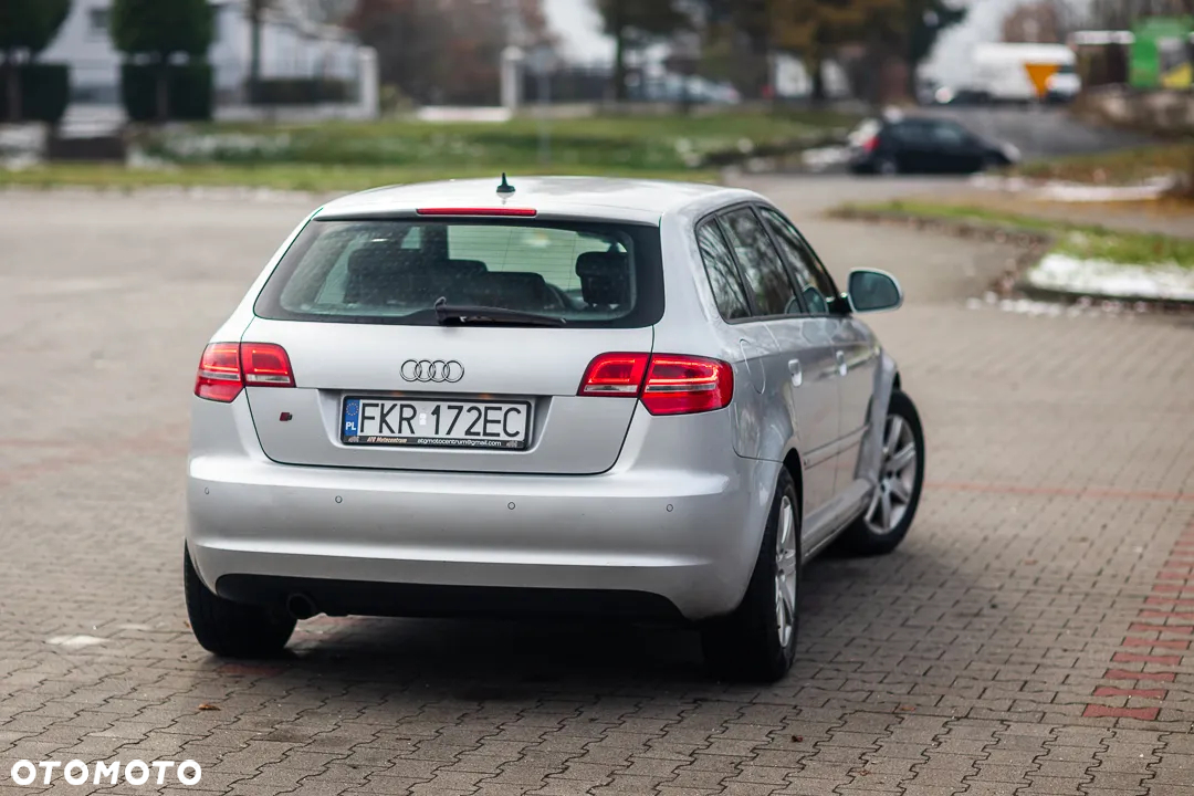 Audi A3 1.6 TDI Sportback S line Sportpaket - 11