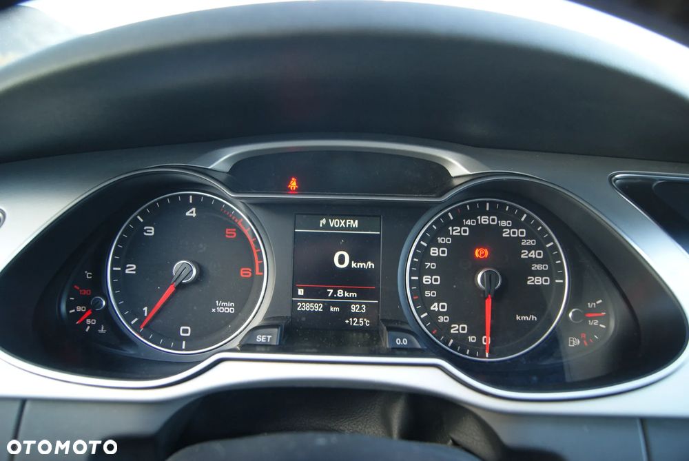Audi A4 Avant 2.0 TDI DPF quattro S line Sportpaket - 31