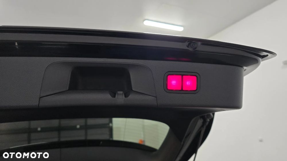 Mercedes-Benz GLC 300 de 4Matic 9G-TRONIC AMG Line Plus - 13