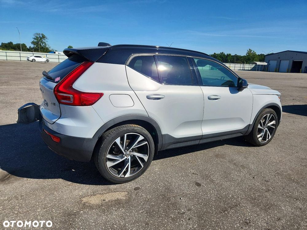 Volvo XC 40 - 4