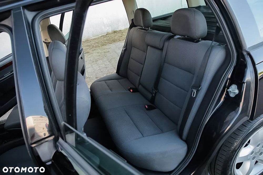 Opel Omega 2.2 Base / Club - 17