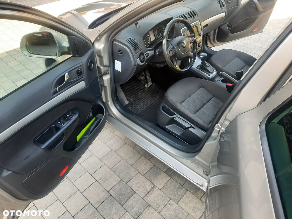 Skoda Octavia 2.0 TDI DPF Elegance DSG - 6