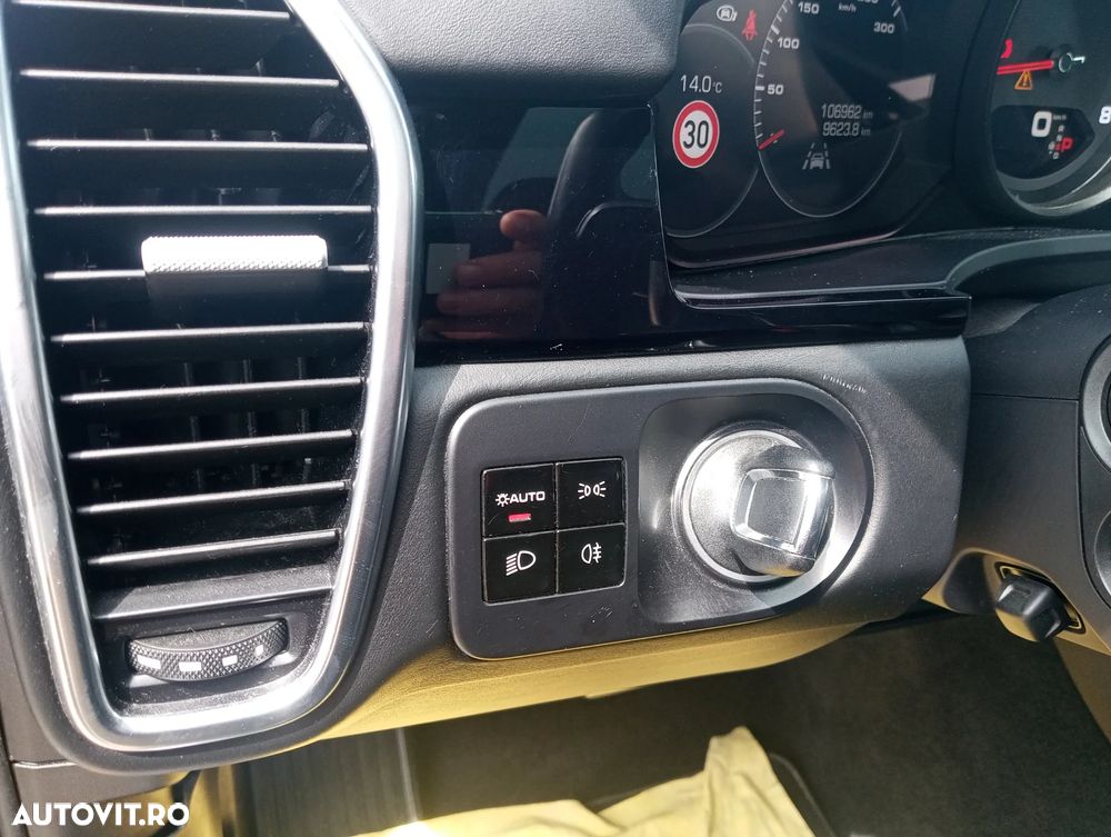 Porsche Cayenne S Tiptronic S - 26