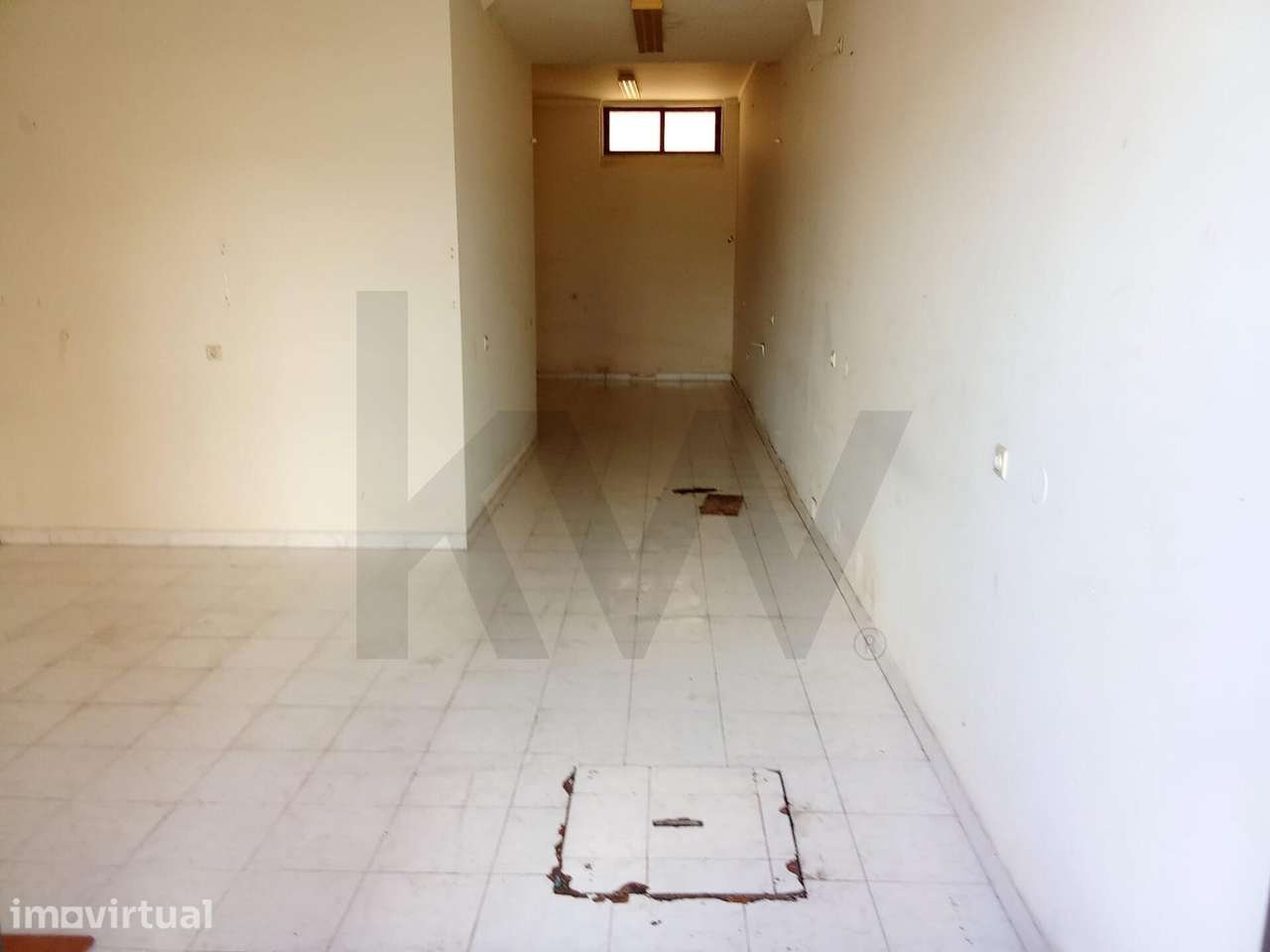 Loja com Elevado Potencial para T1 (Simplex) – Casal do Cotão - Grande imagem: 3/11