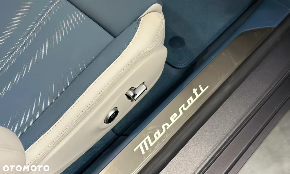 Maserati GranCabrio - 18