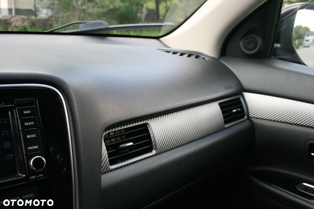 Mitsubishi Outlander - 23