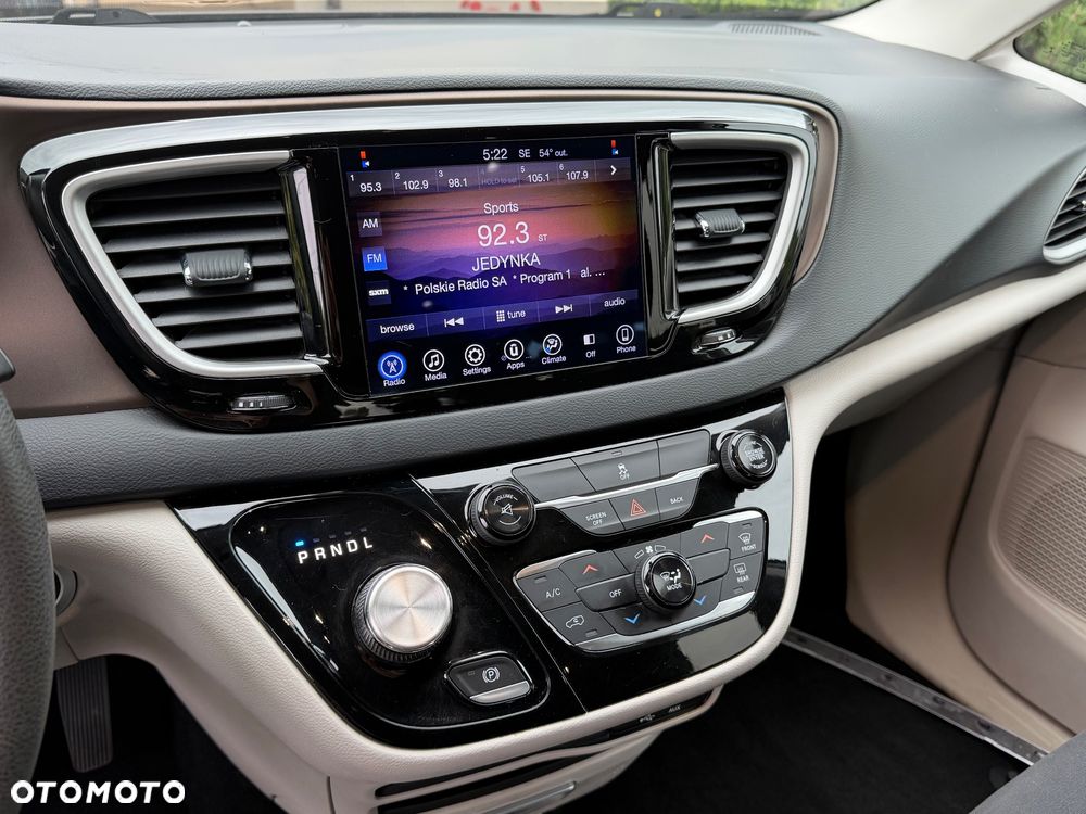 Chrysler Pacifica - 13