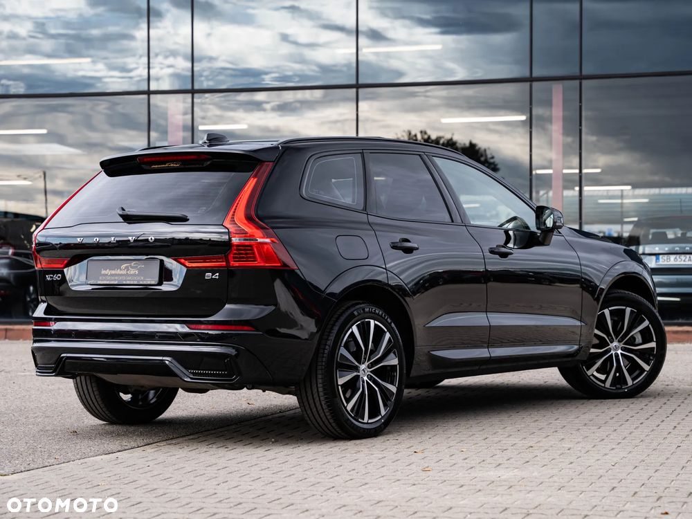 Volvo XC 60 B4 B Plus Dark - 12