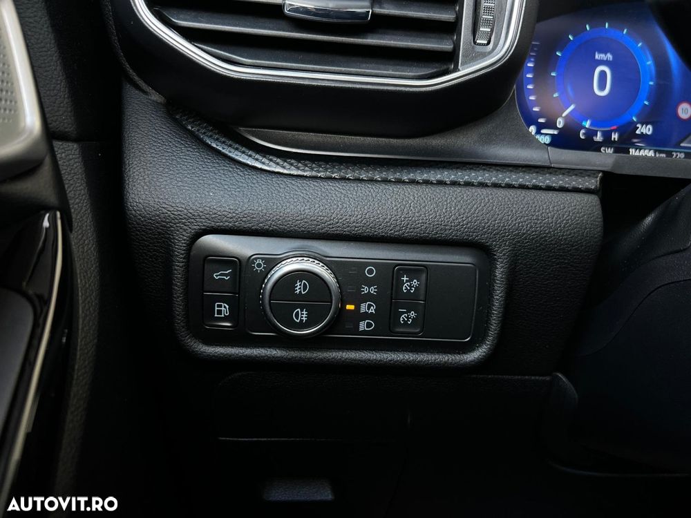 Ford Explorer - 28