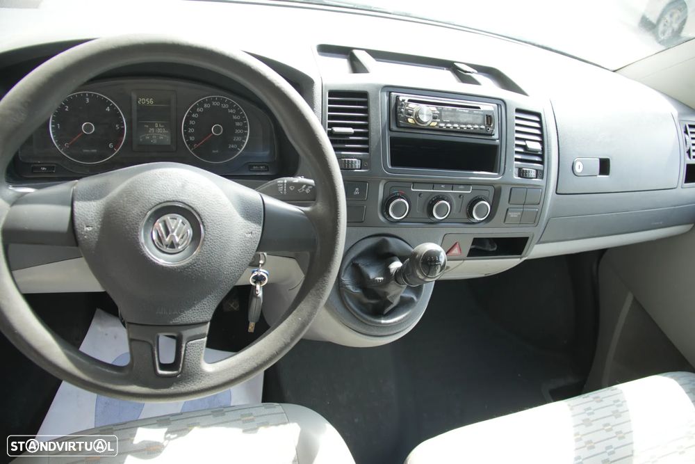 VW Transporter 2.0TDI - 13