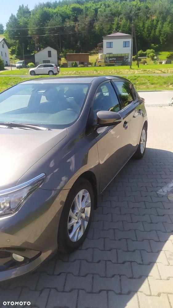 Toyota Auris 1.6 Premium - 10