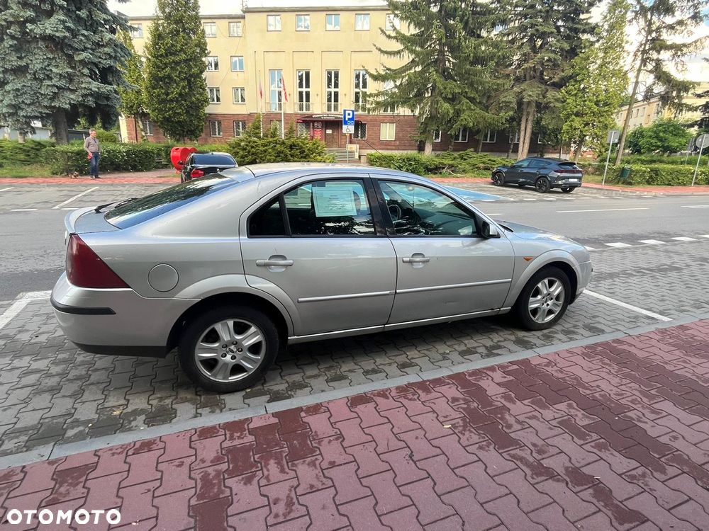 Ford Mondeo 2.0 TDCI Ghia - 8