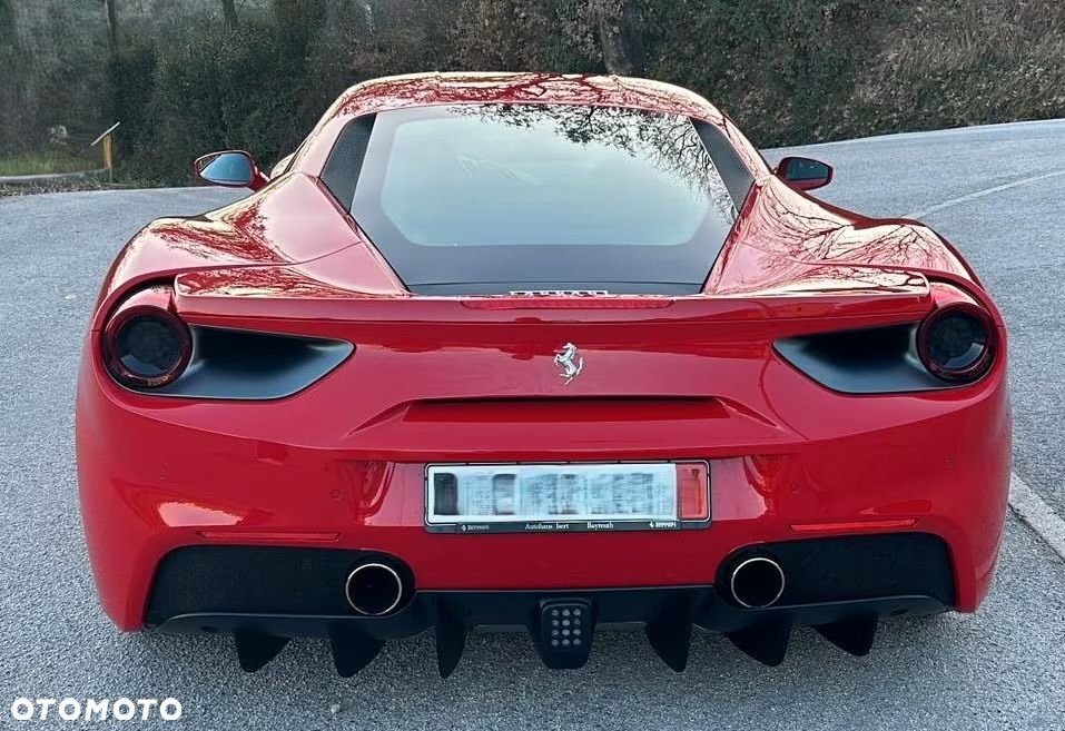 Ferrari 488 - 2
