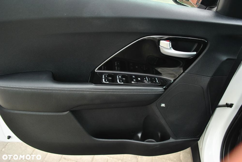 Kia Niro 1.6 GDI Hybrid L Business Line - 11