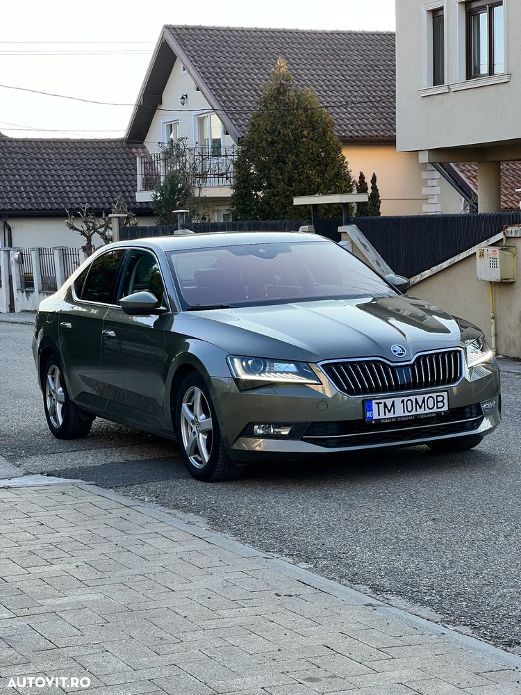 Skoda Superb 2.0 TDI DSG 4X4 Laurin & Klement - 3