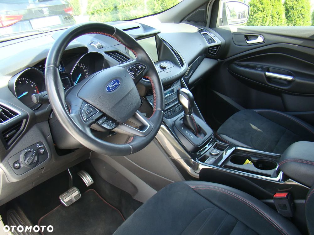 Ford Kuga 2.0 EcoBoost 4x4 ST-Line - 26