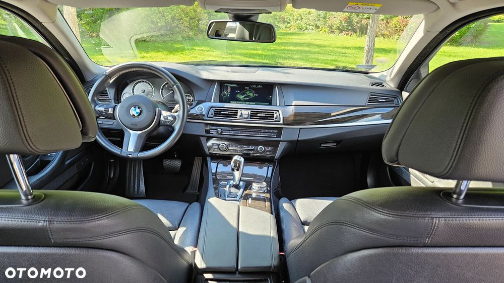BMW Seria 5 525d Touring Luxury Line - 11