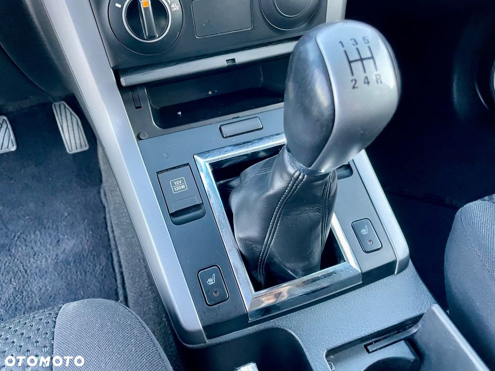 Suzuki Grand Vitara 2.0 Club Family - 41