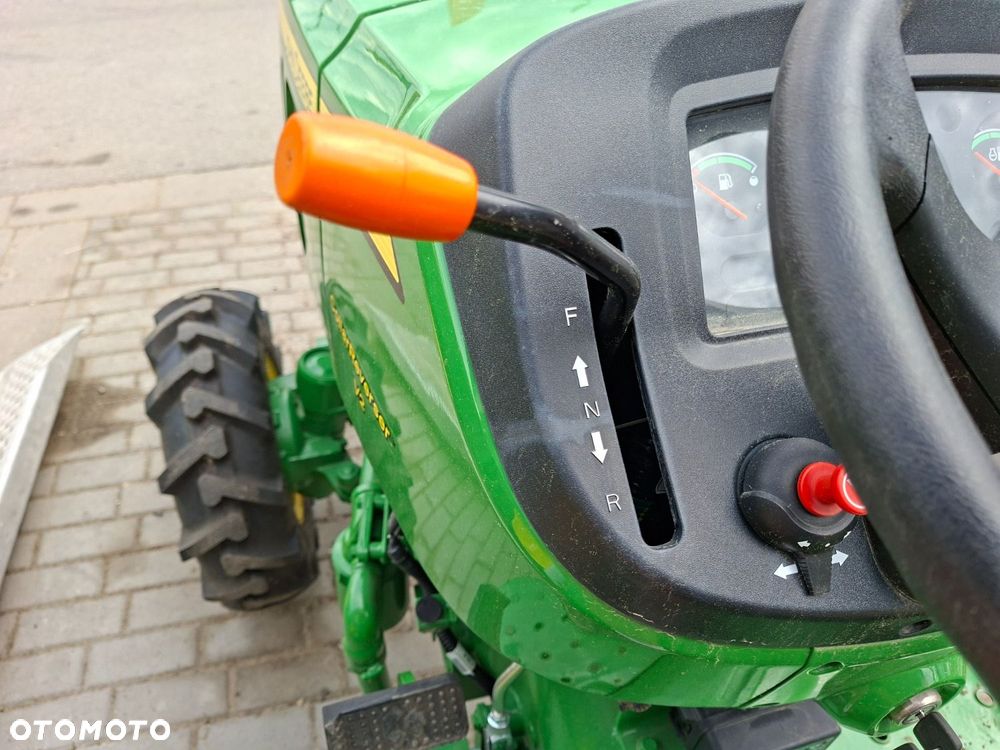 John Deere 3028 En 4X4 - 16