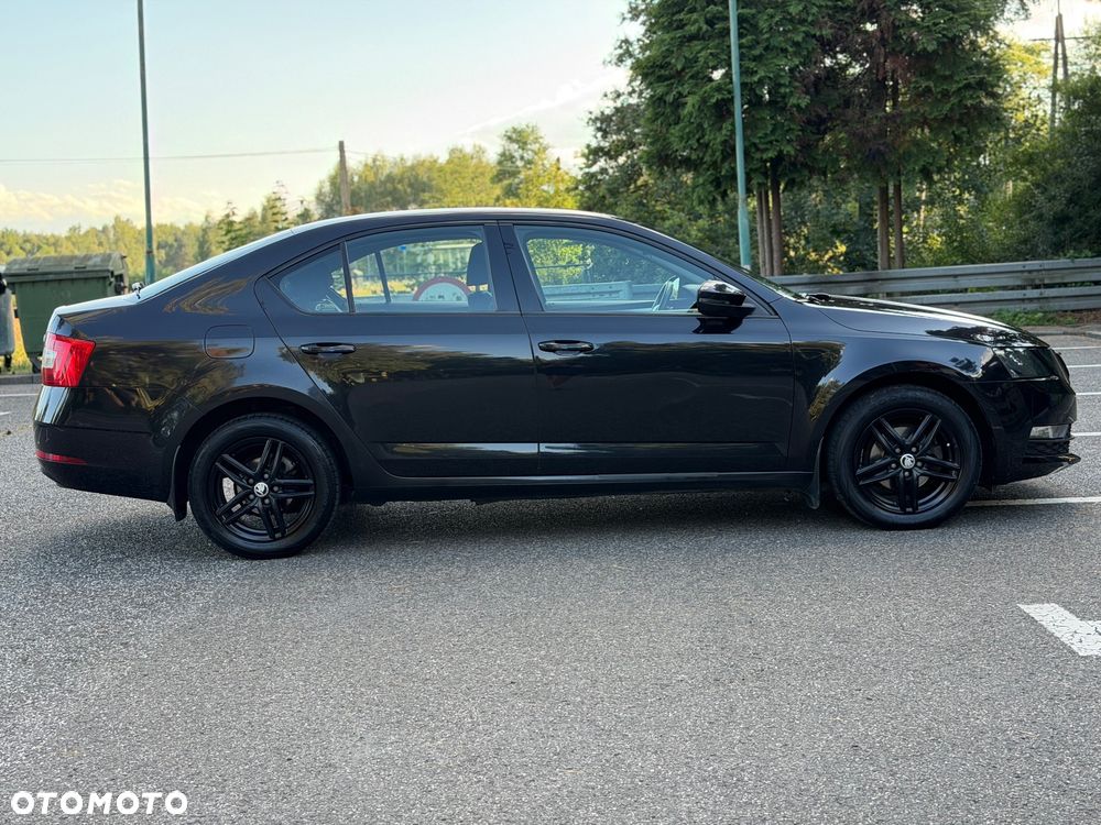 Skoda Octavia 1.6 TDI Elegance DSG - 9