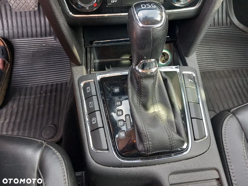 Skoda Superb 2.0 TDI DSG Ambition - 14