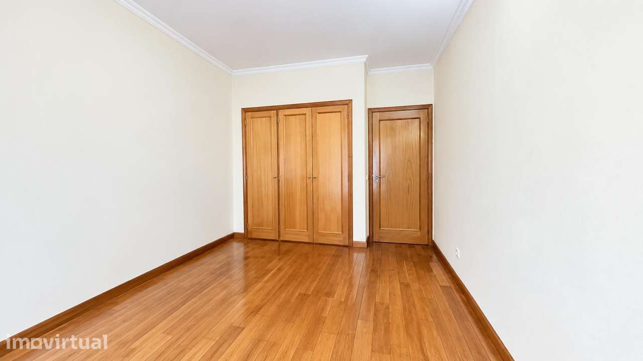 Apartamento T2 + 1 com varanda, garagem e arrecadação - Grande imagem: 4/18